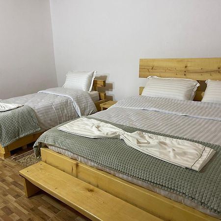 بيت شباب Ardjon House بيرات المظهر الخارجي الصورة